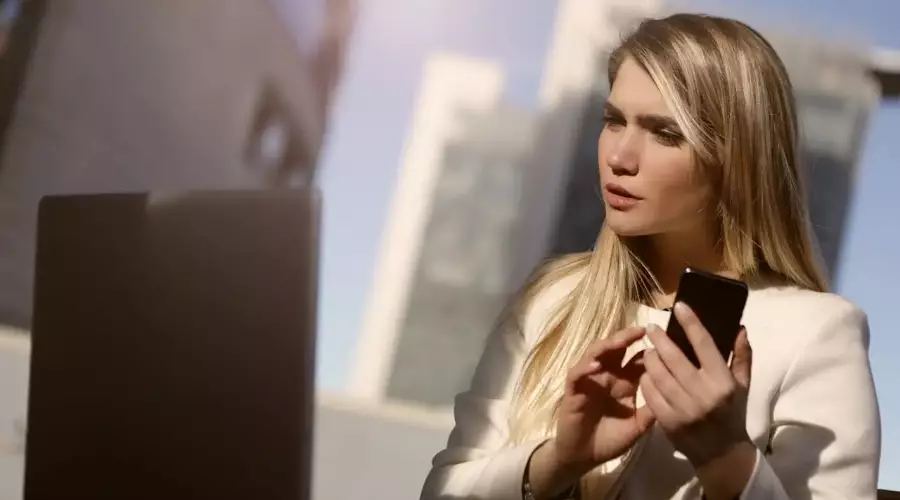 The Evolution of Business Communications in the Digital Age and Its Effects on Productivity