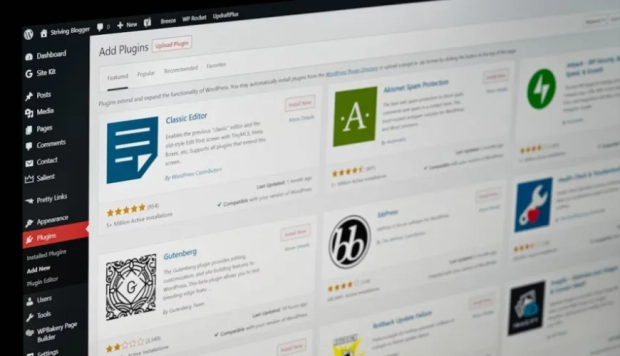 How to Choose a Storytelling Website Builder: Features, Pricing & Performance Compared
